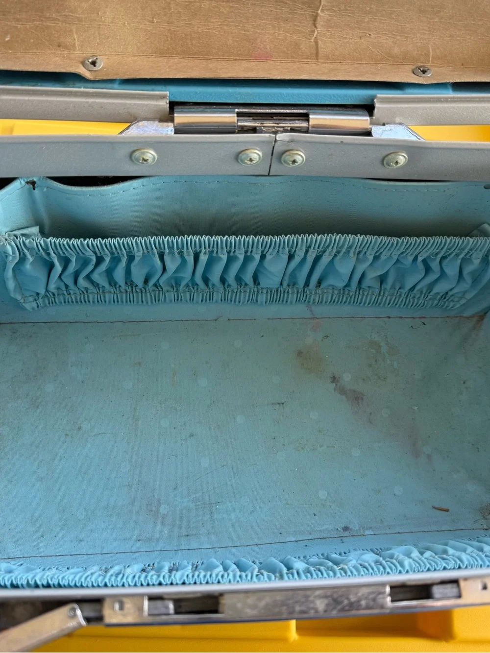 1960s Samsonite Silhouette Vintage Blue Train Case. Some Cosmetic Wear. NoMirror